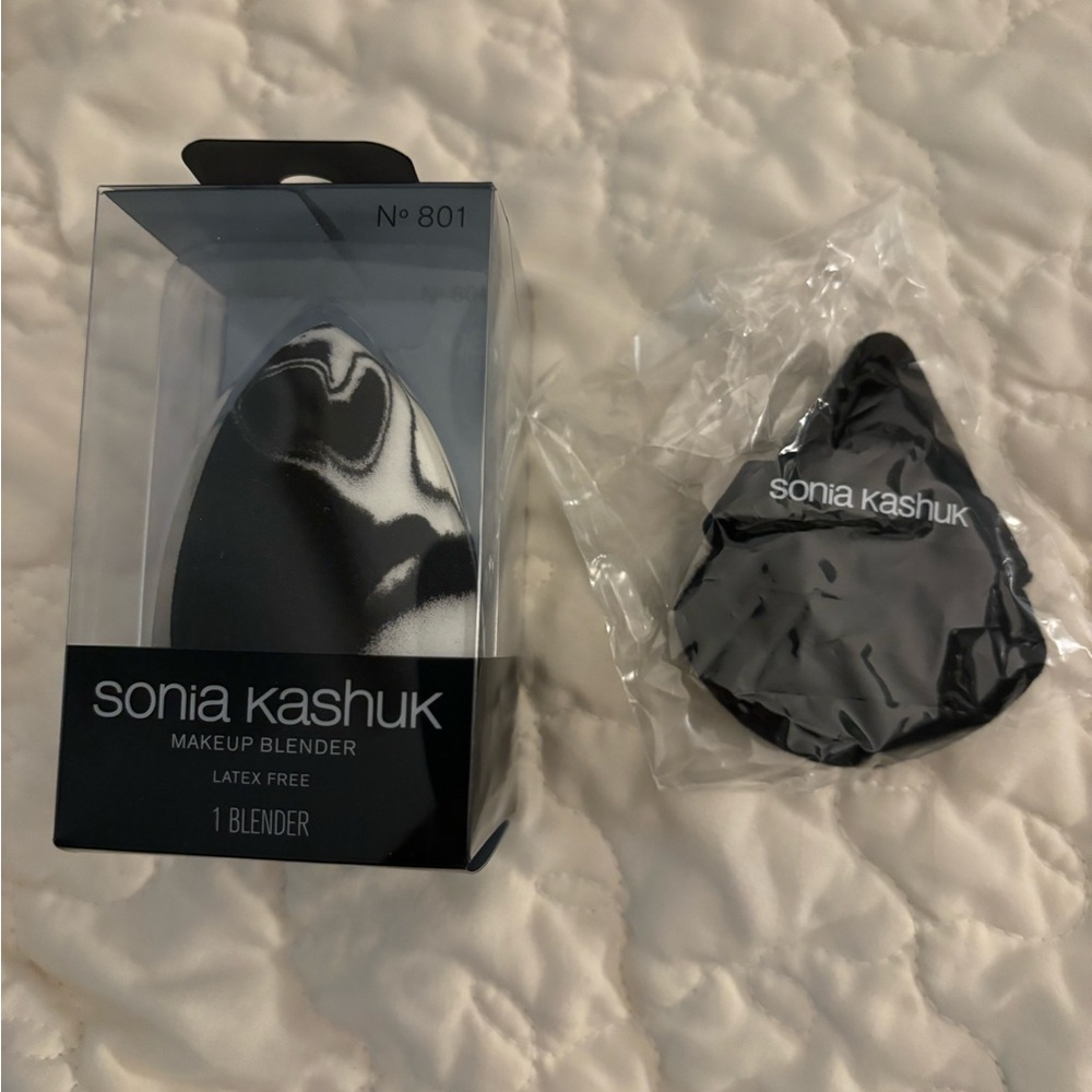 Sonia Kashuk Makeup Blender/powder puff